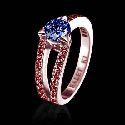 Bague solitaire saphir bleu or rose pavage rubis Plena Luna